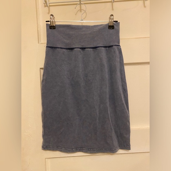 Wilfred Pencil Skirt - Picture 1 of 3